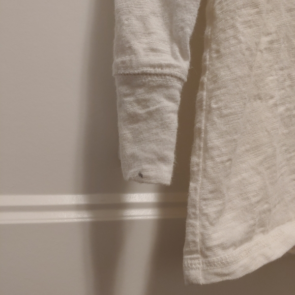 Long sleeve hooded shirt - Picture 3 of 4